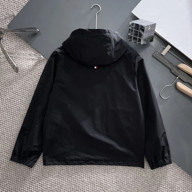 Compact Moncler Outwear 142441
