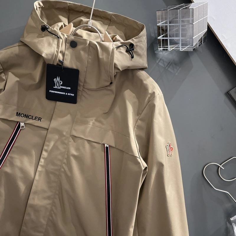 Moncler Outwear Attractive 142437