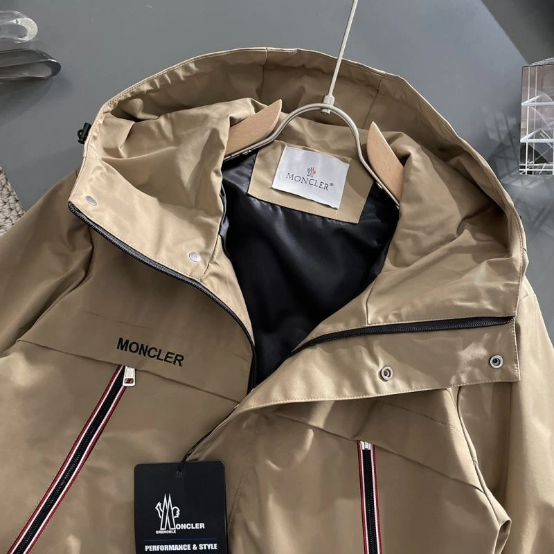 Moncler Outwear Attractive 142437