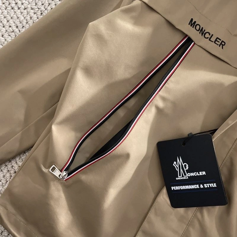 Moncler Outwear Attractive 142437