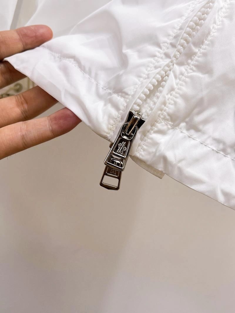 Seasonal Moncler Outwear 142440