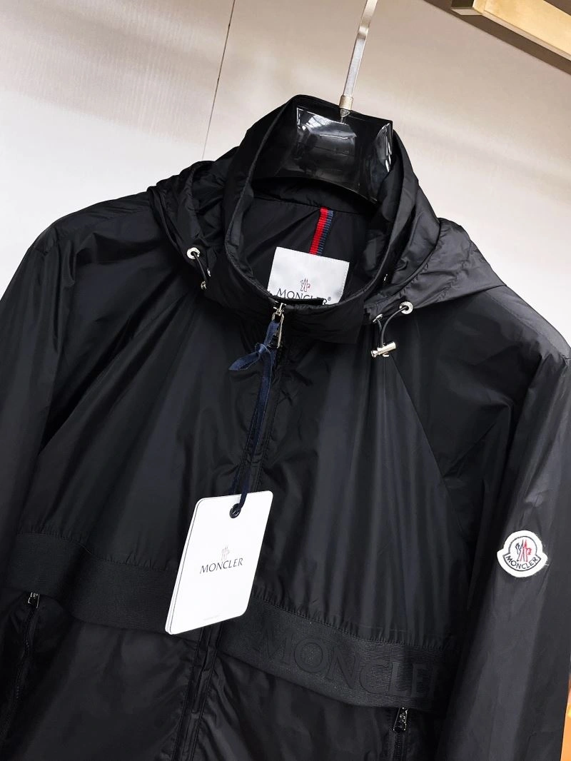Moncler Outwear Bold 142450