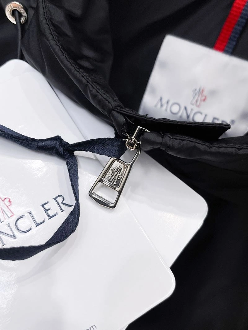 Moncler Outwear Bold 142450