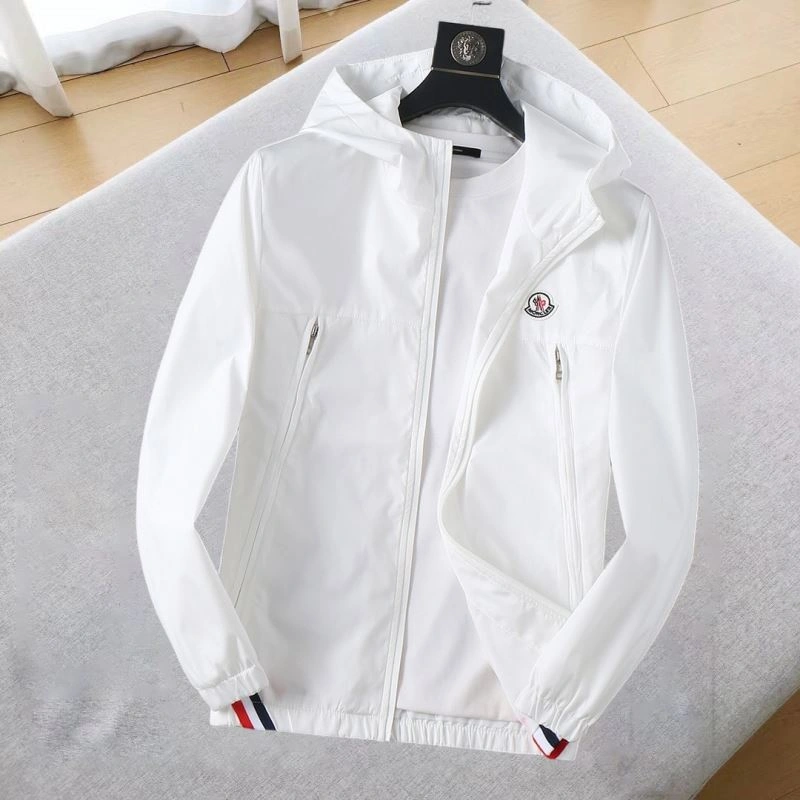Moncler Outwear Snug 142436