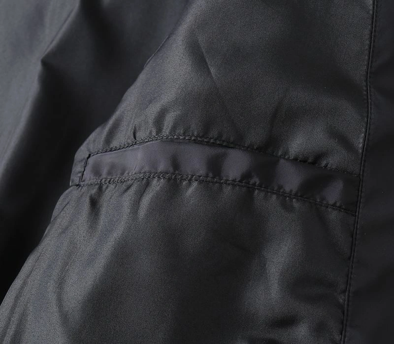 Moncler Outwear Snug 142436
