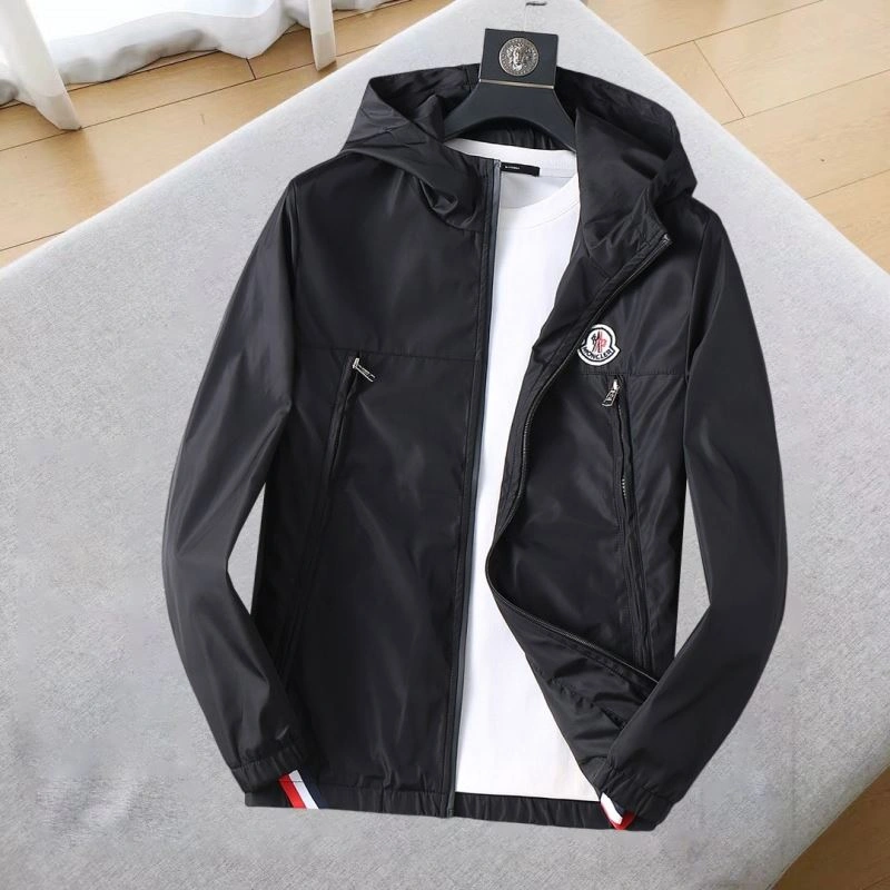 Moncler Outwear Snug 142436