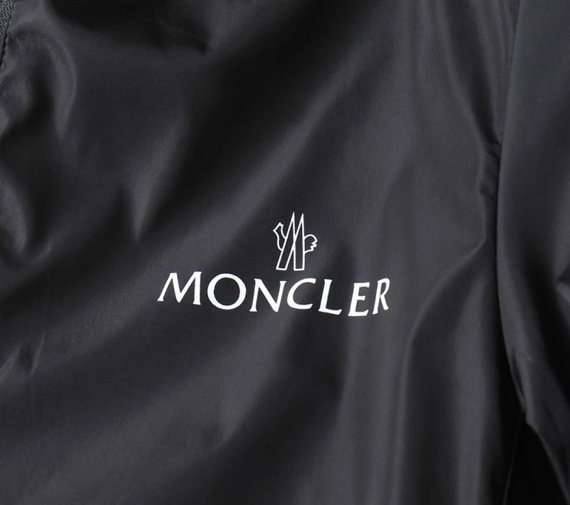 Youthful Moncler Outwear 142434