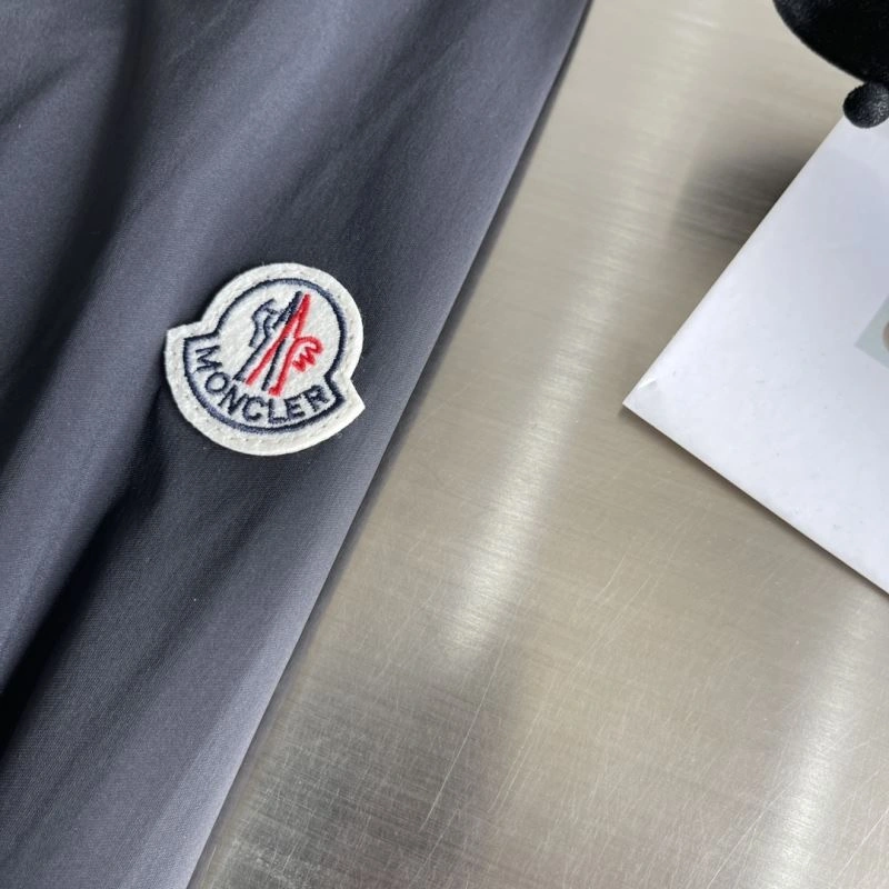 Moncler Outwear Youthful 142438