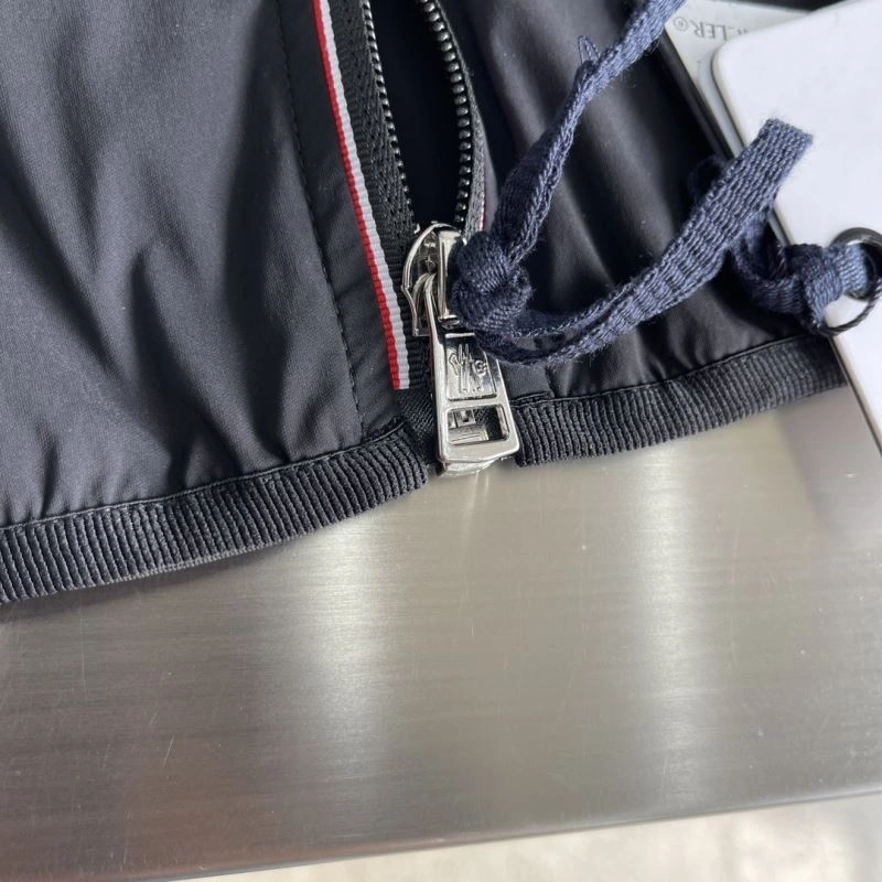 Moncler Outwear Youthful 142438
