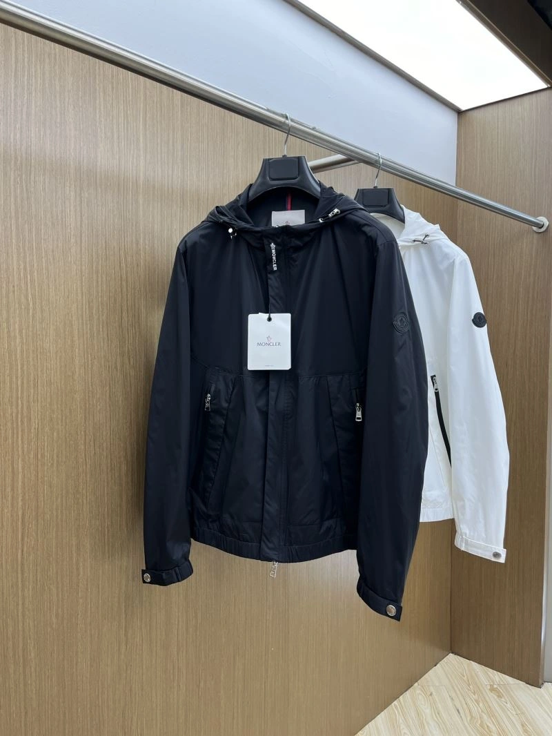 Comfortable Moncler Outwear 142433