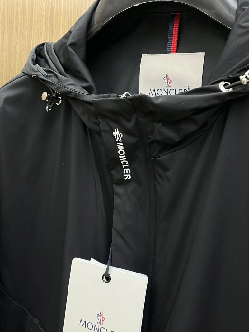 Comfortable Moncler Outwear 142433