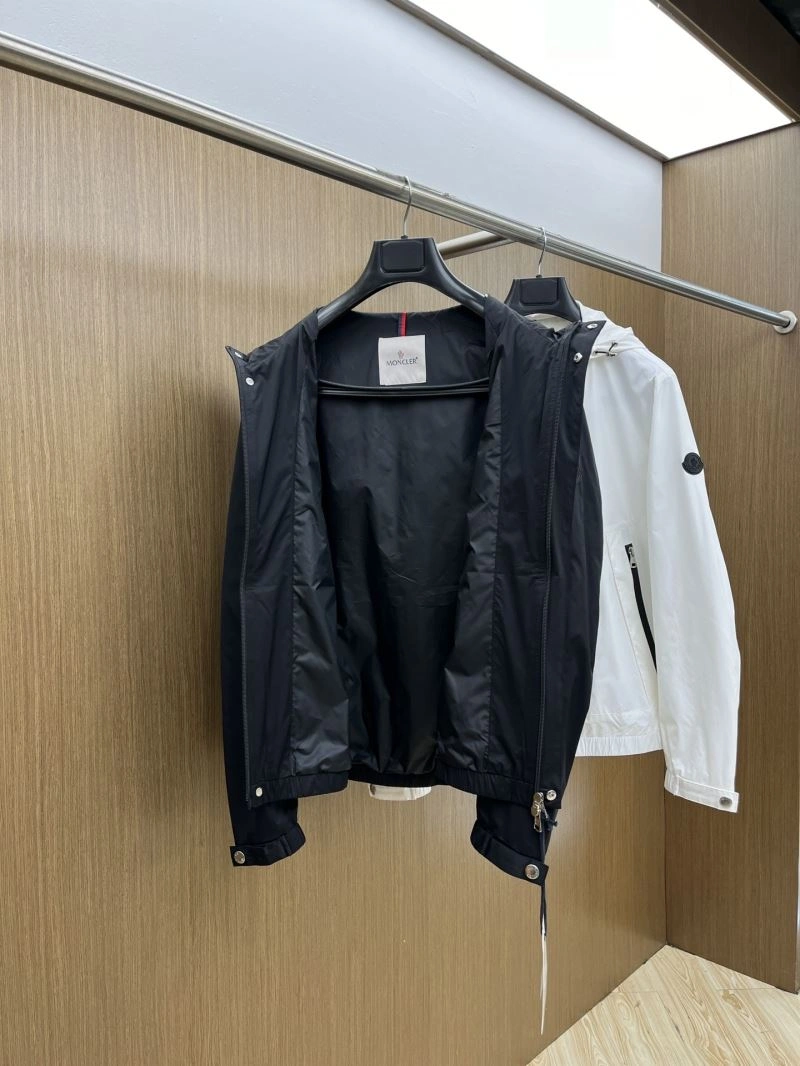 Comfortable Moncler Outwear 142433