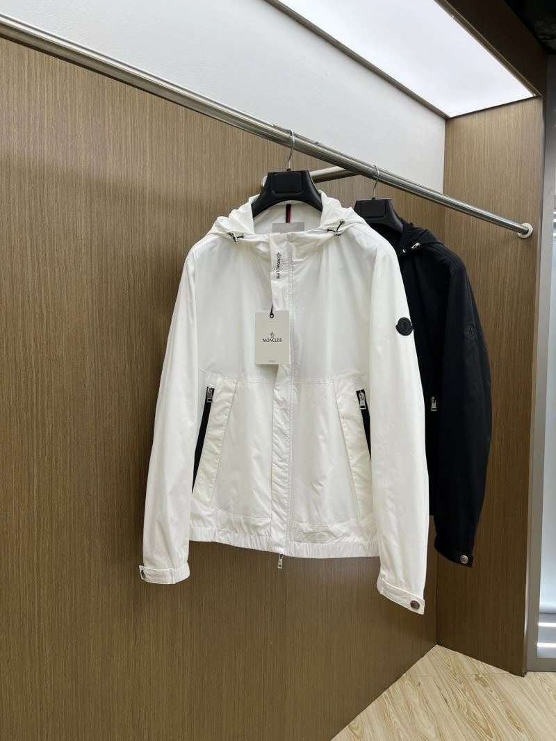 ZipUp Moncler Outwear 142429