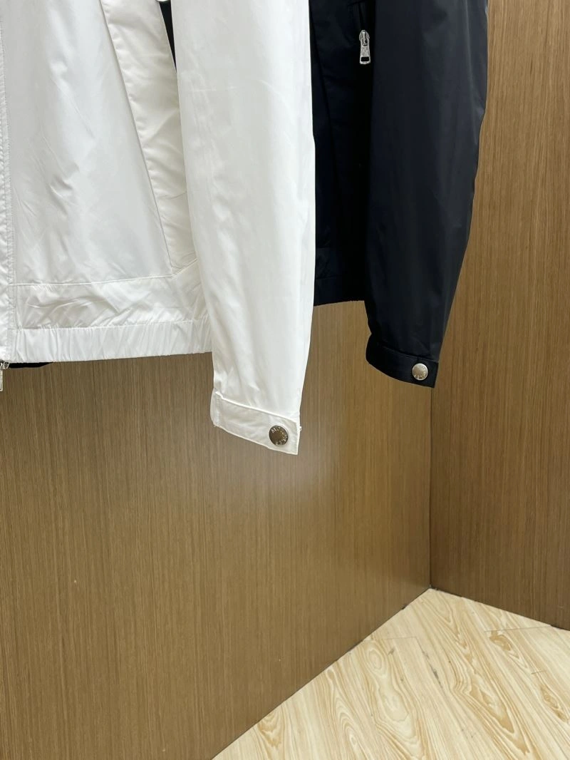 ZipUp Moncler Outwear 142429
