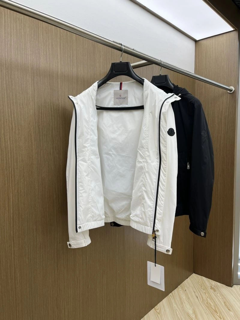 ZipUp Moncler Outwear 142429