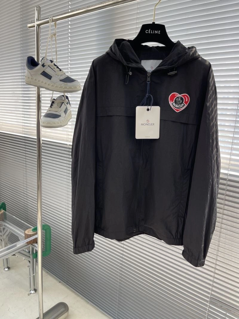 Moncler Outwear Stretchable 142425