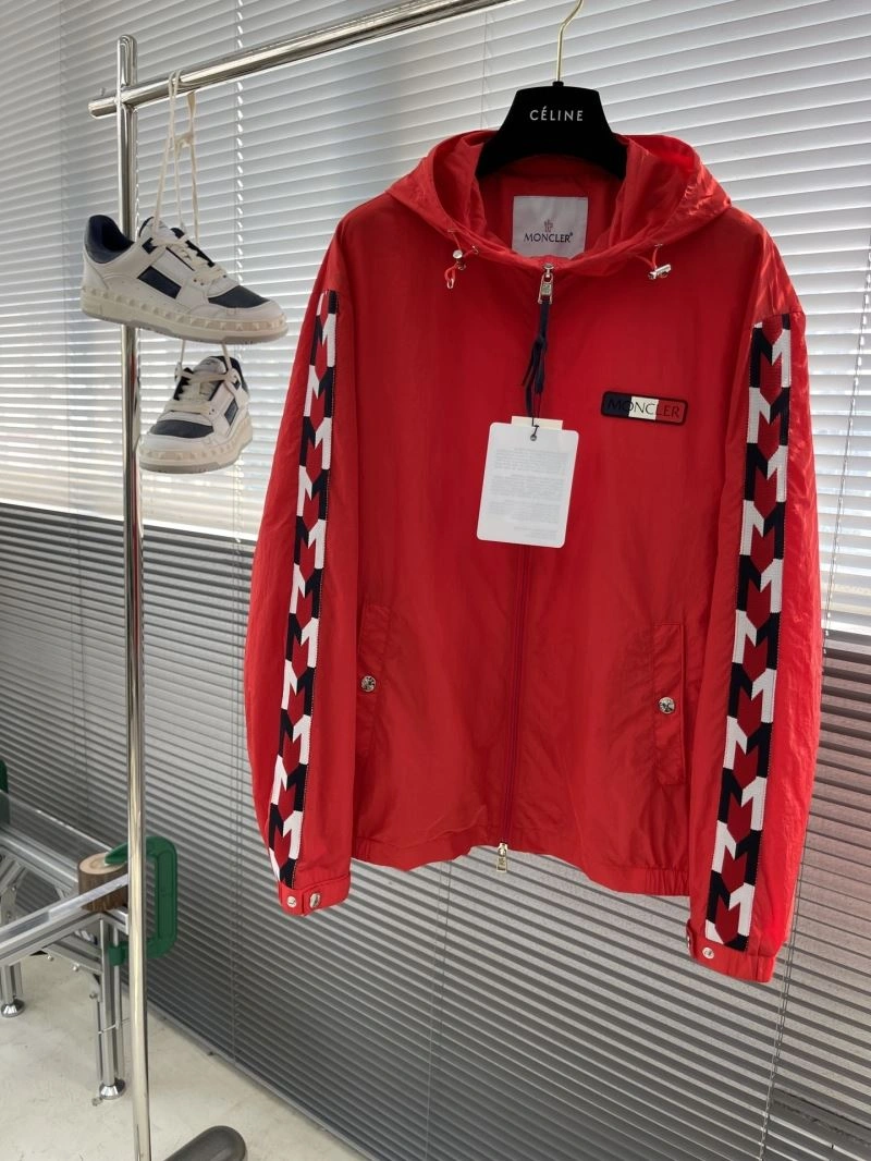 Moncler Outwear Classic 142423