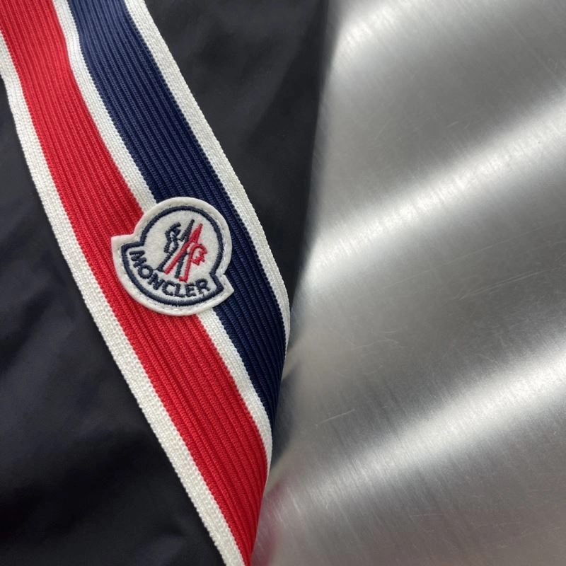 Attractive Moncler Outwear 142421