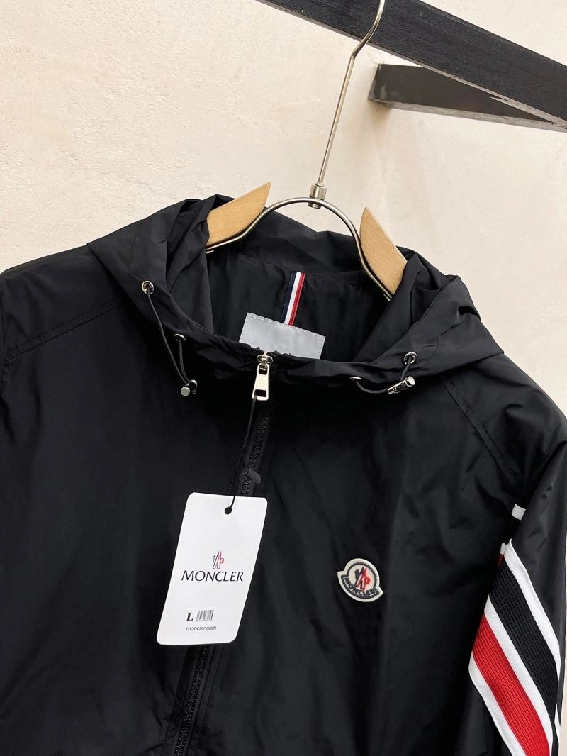 Moncler Outwear Trendsetting 142417
