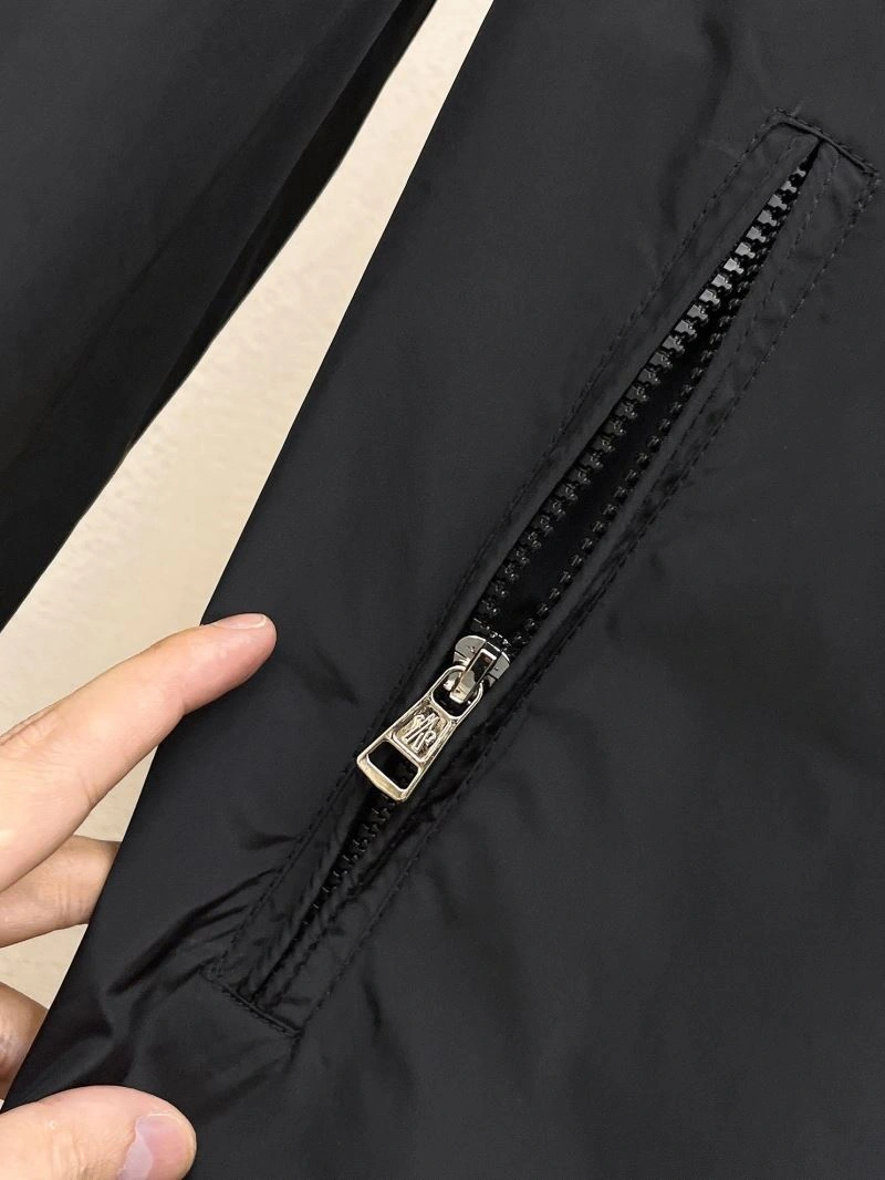 Moncler Outwear Trendsetting 142417