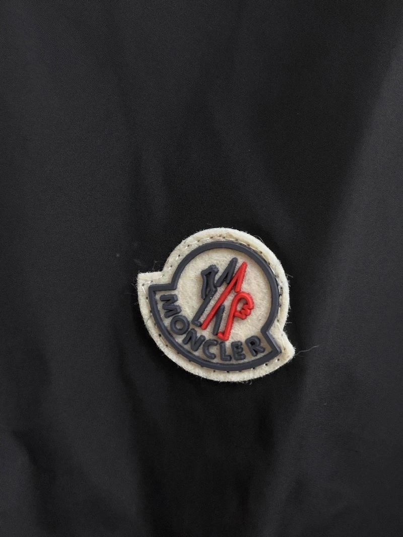 Moncler Outwear Trendsetting 142417