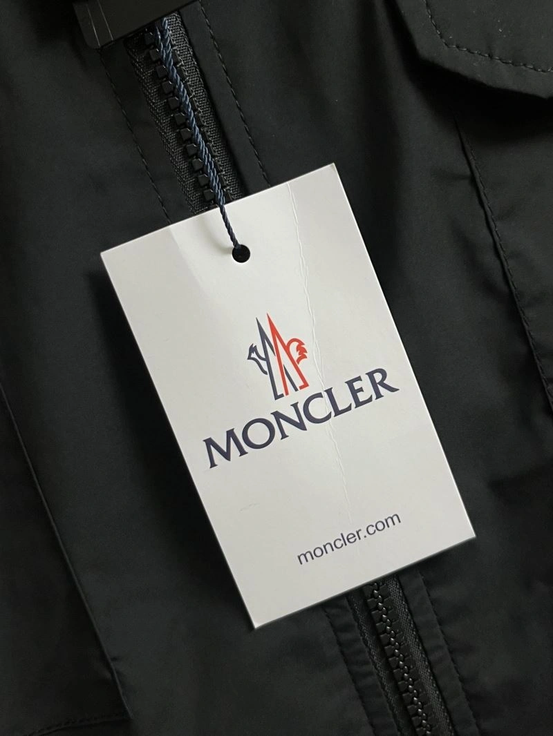 Moncler Outwear Fashionable 142409