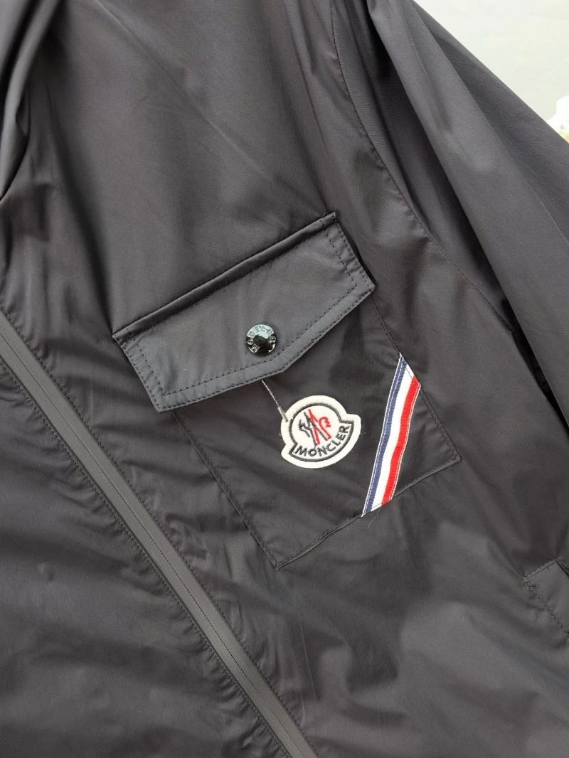 Moncler Outwear EasyCare 142418