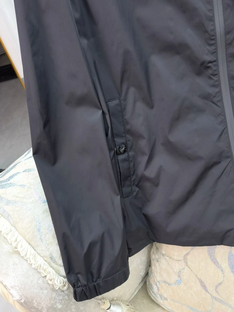 Moncler Outwear EasyCare 142418