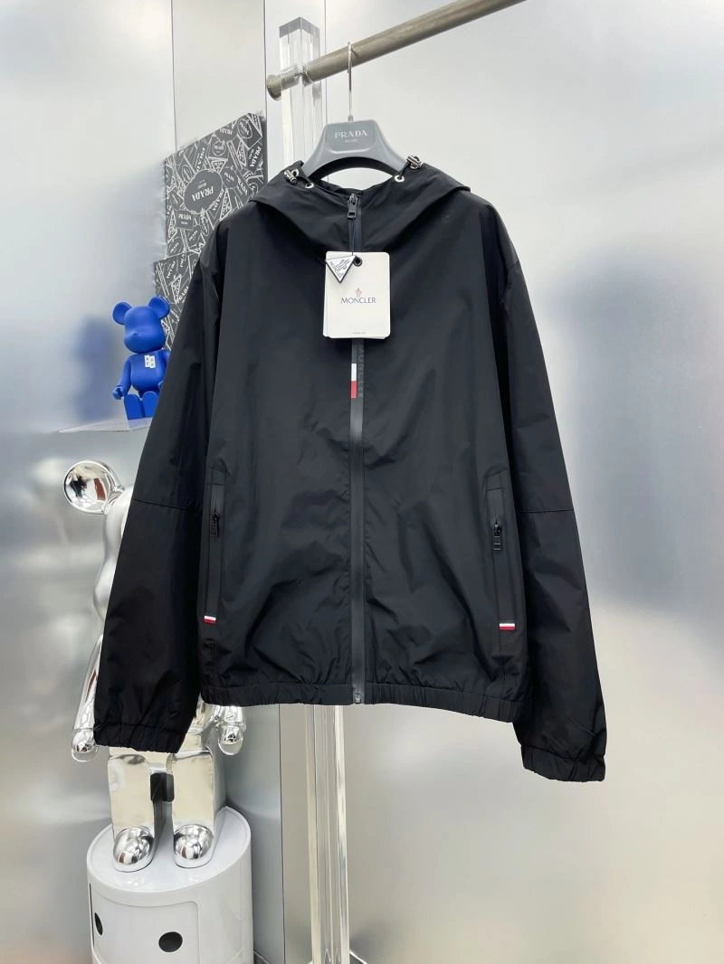 Durable Moncler Outwear 142432