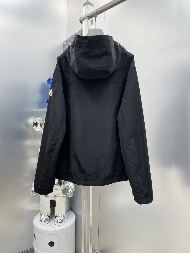 Durable Moncler Outwear 142432
