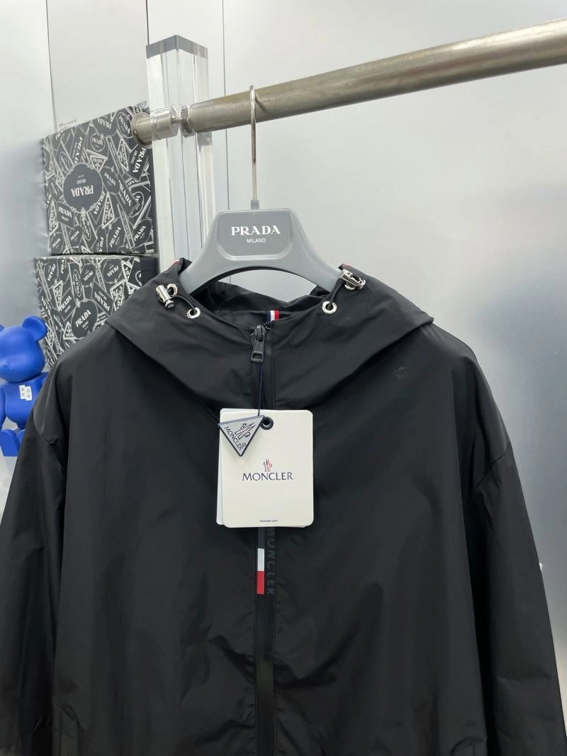 Durable Moncler Outwear 142432