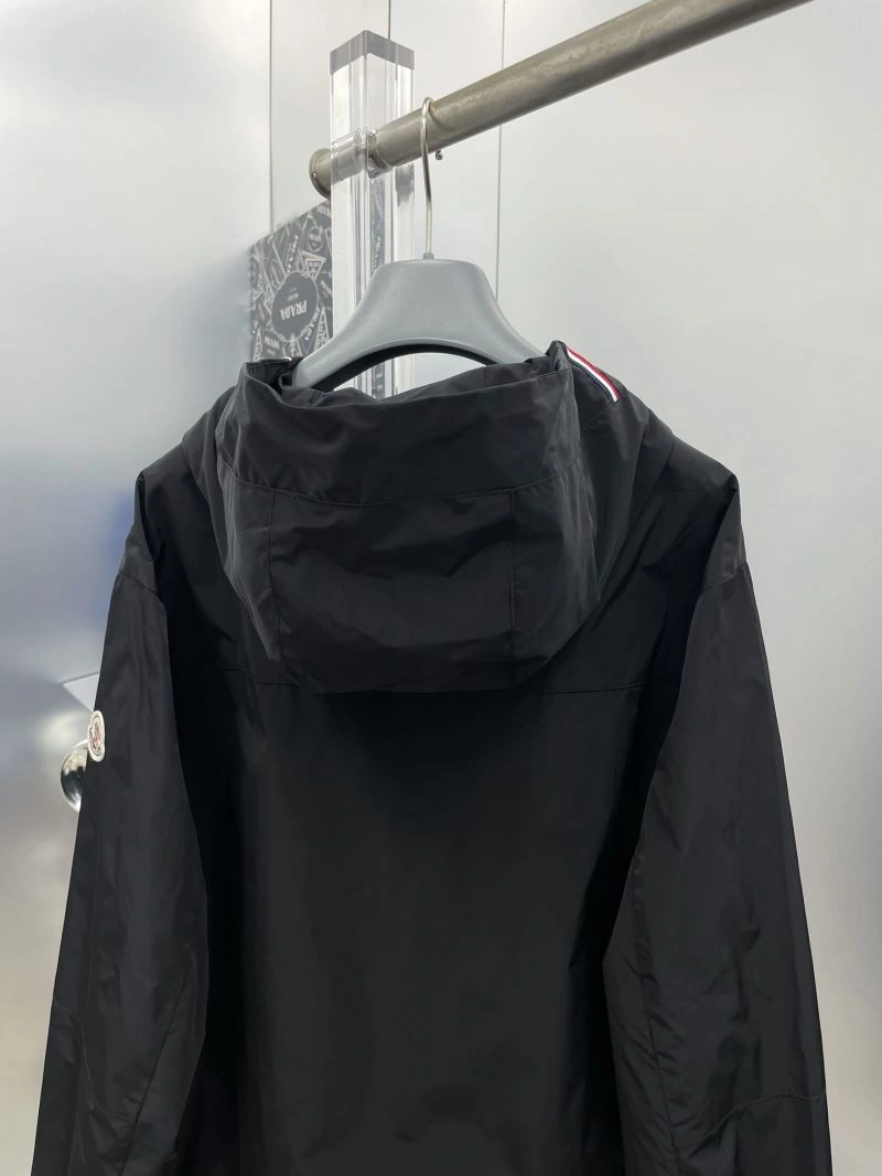 Durable Moncler Outwear 142432