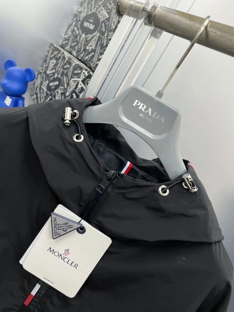 Durable Moncler Outwear 142432