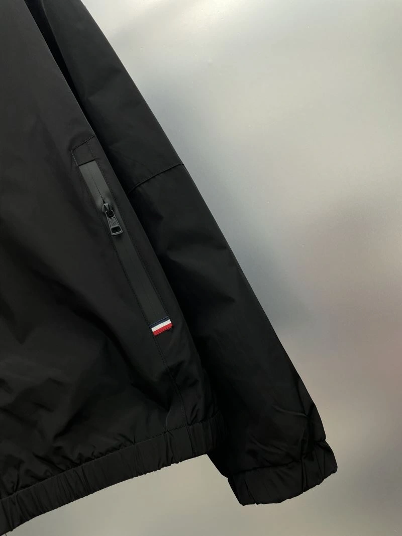 Durable Moncler Outwear 142432