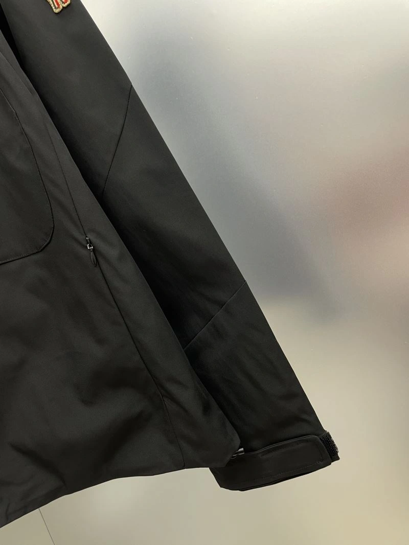 Compact Moncler Outwear 142411
