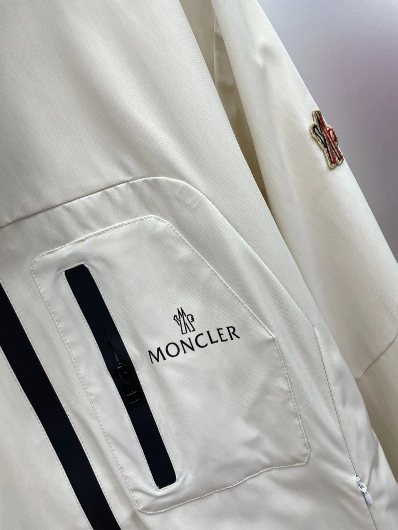 Moncler Outwear Youthful 142414
