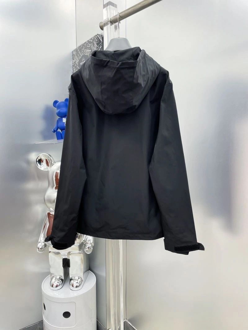 HighPerformance Moncler Outwear 142408