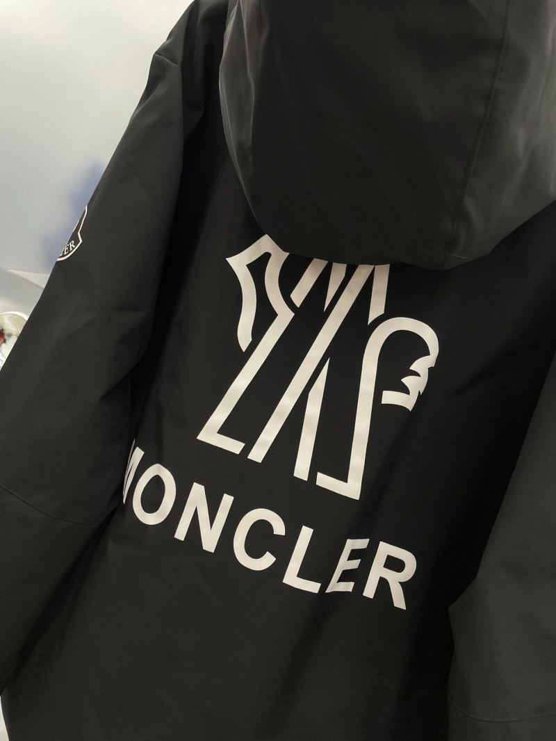 Moncler Outwear WrinkleFree 142422