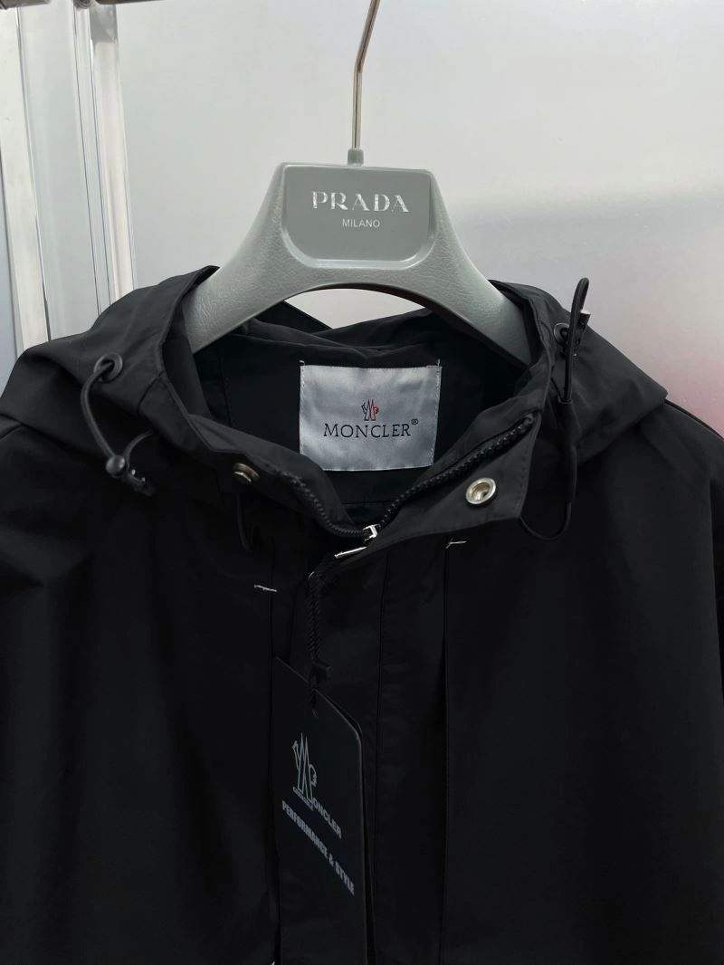 Moncler Outwear WrinkleFree 142422