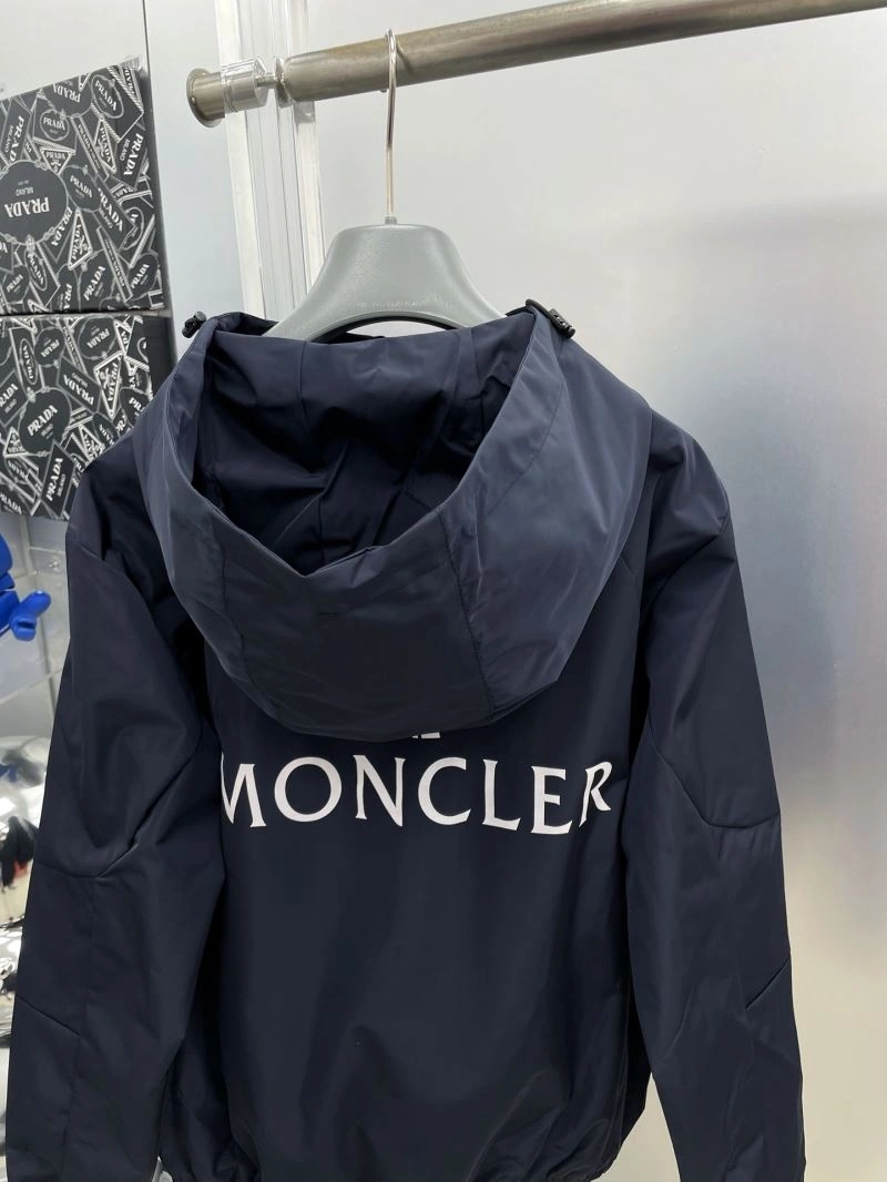 Moncler Outwear Breathable 142407