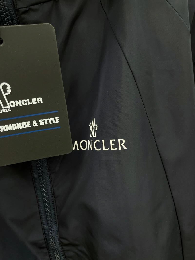 Moncler Outwear Breathable 142407