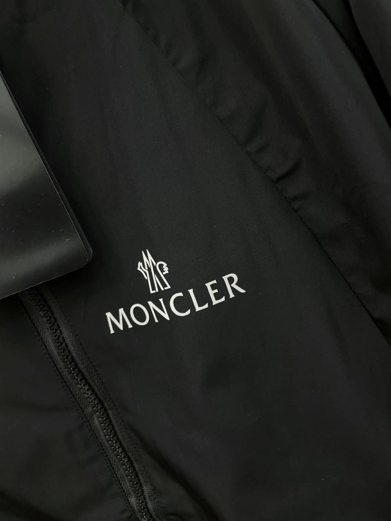 Moncler Outwear Seasonal 142406