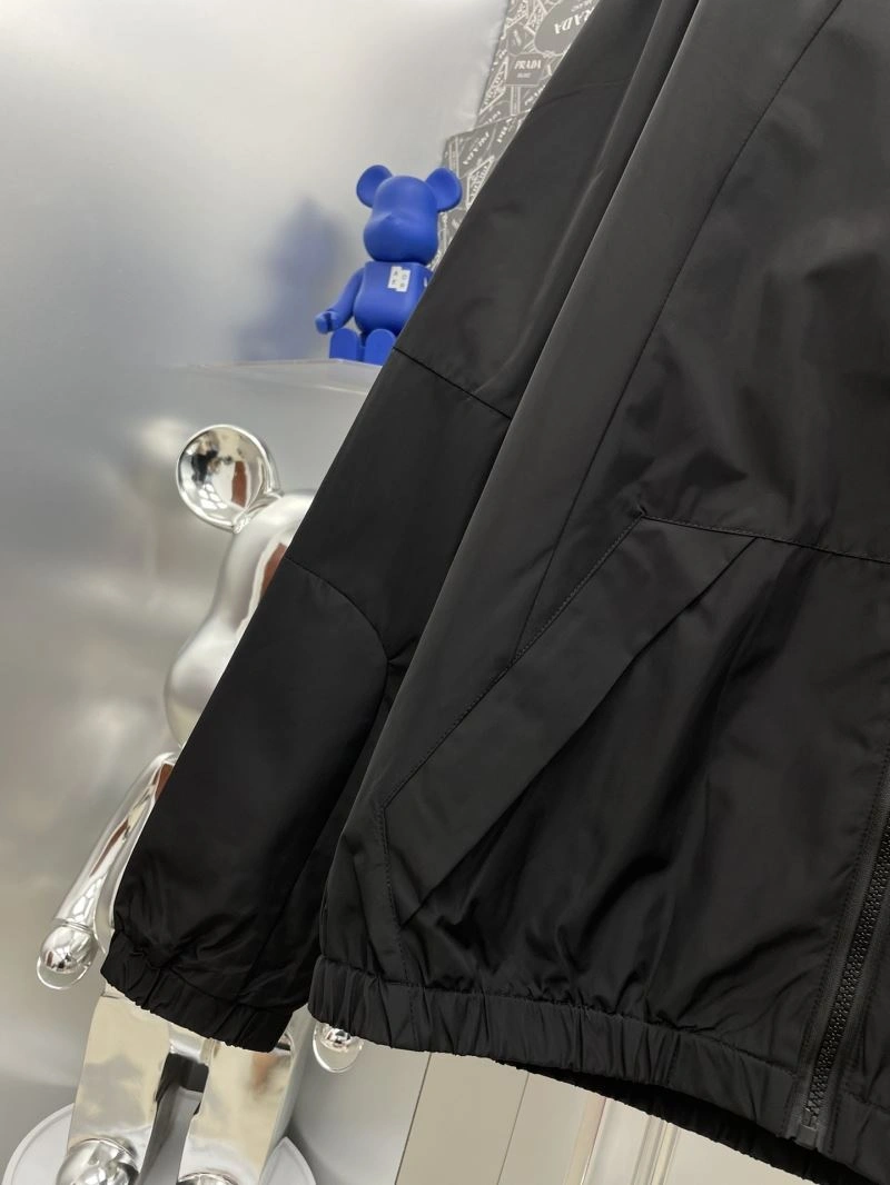 Moncler Outwear Seasonal 142406
