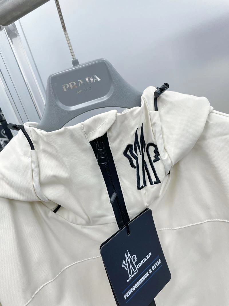 Moncler Outwear Unisex 142400