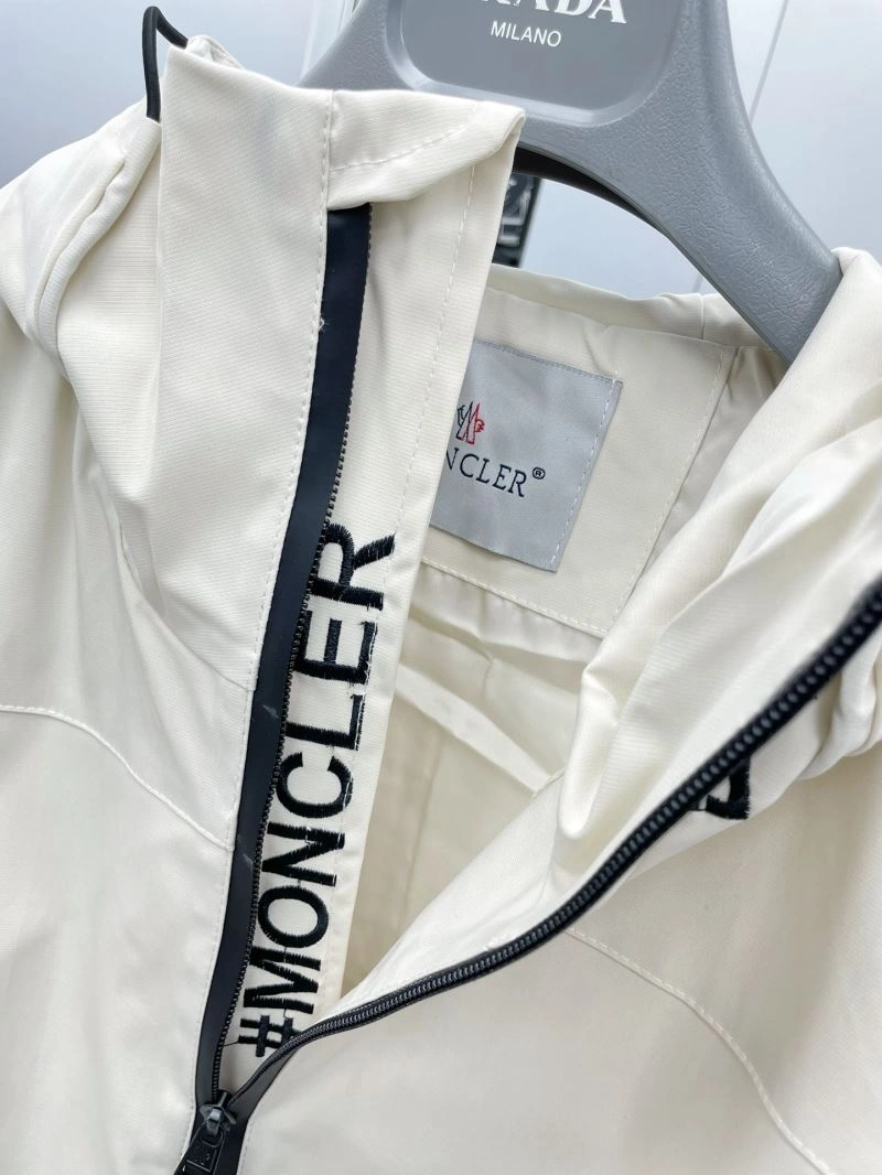 Moncler Outwear Unisex 142400