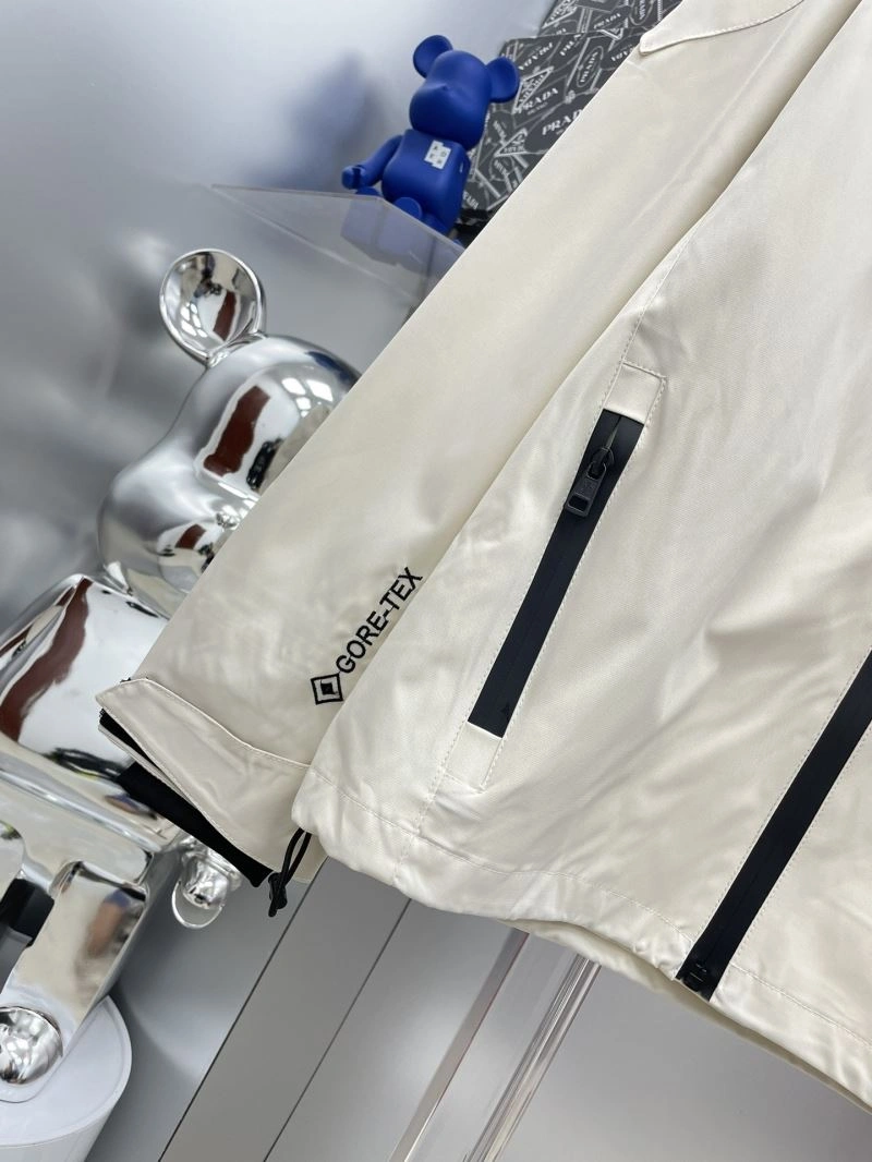 Moncler Outwear Unisex 142400