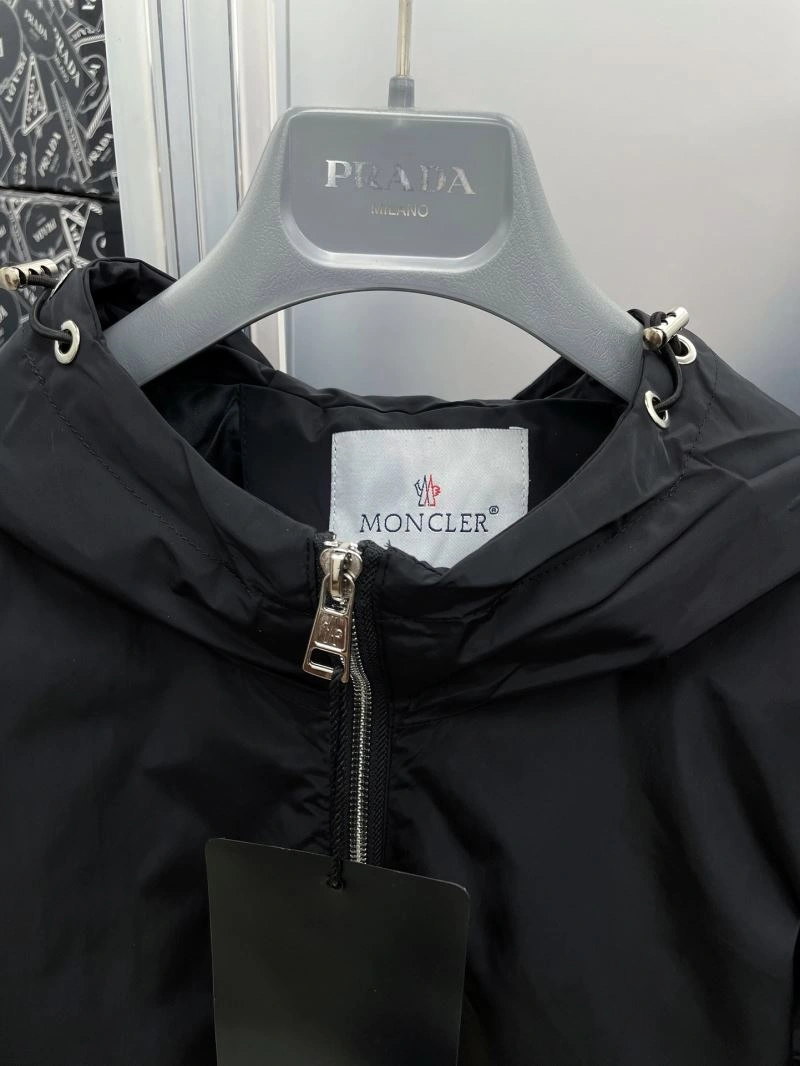 Moncler Outwear Effortless 142405