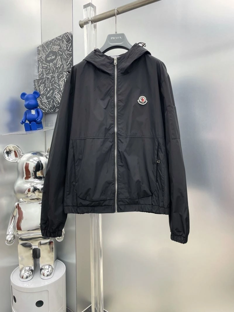 Breathable Moncler Outwear 142412