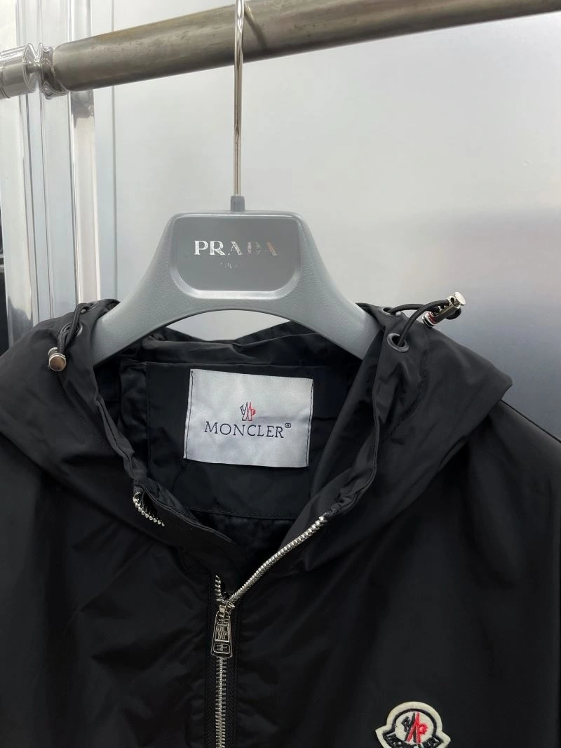 Breathable Moncler Outwear 142412
