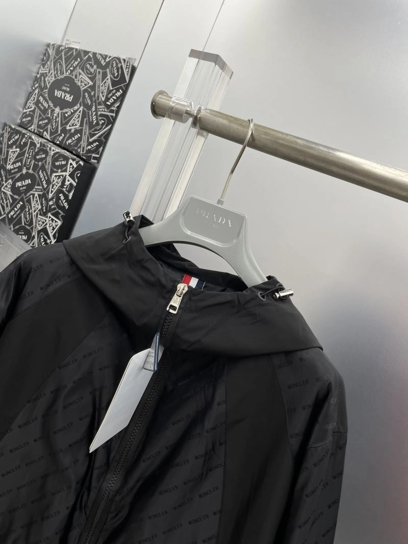Resilient Moncler Outwear 142404